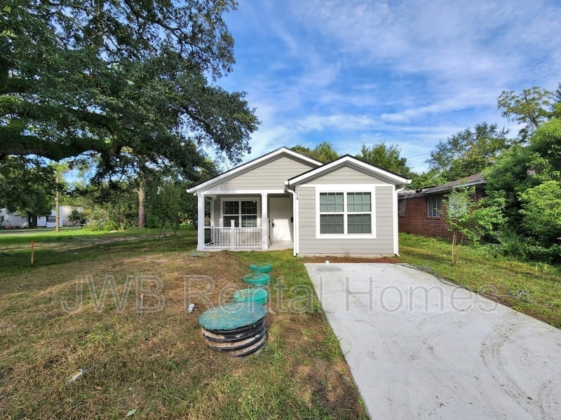 Primary Photo - 2214 Spires Ave