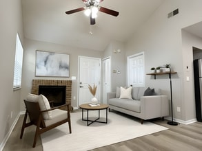 Building Photo - 963 Helmsley Ct