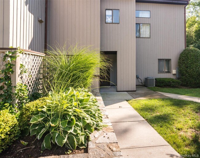 Foto del edificio - 327 N Greeley Ave