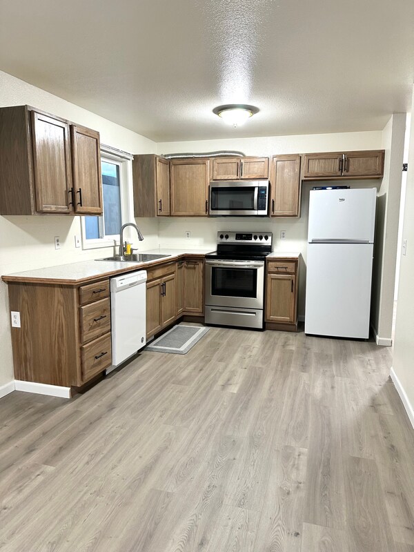 Foto del edificio - 8150 Little Dipper Ave
