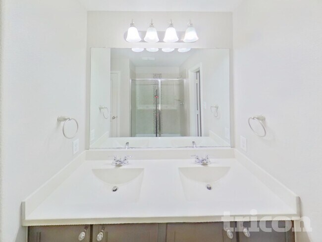 Foto del edificio - 811 Silverbell St