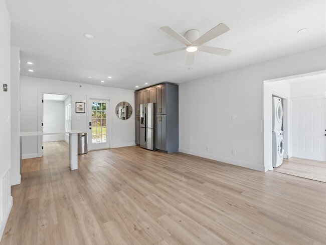 Building Photo - 4085 Neptune Dr SE