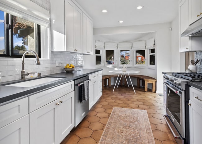 Building Photo - 3020 W 82nd St