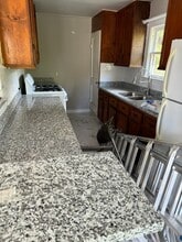 Building Photo - 136-132 Glendale St