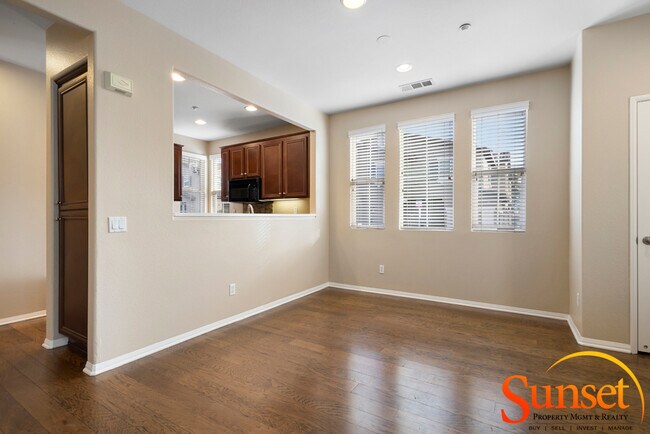 Foto del edificio - 10423 Whitcomb Way