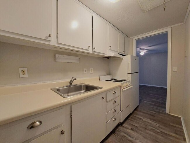Foto del edificio - 1295 N Holland Pkwy
