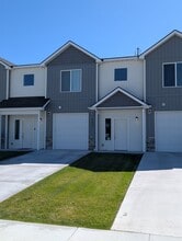 Building Photo - 109 Hillcrest Ave