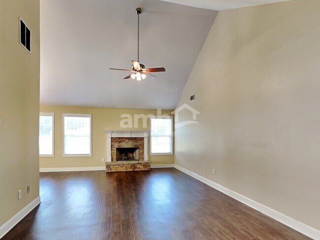 Building Photo - 1716 Jessica Court