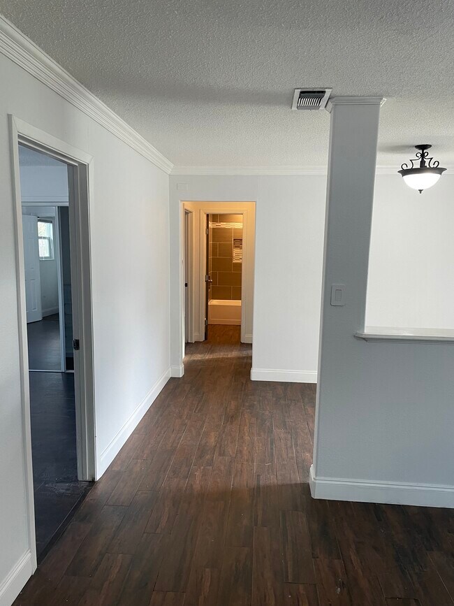 Foto del edificio - 7303 Carol Dr