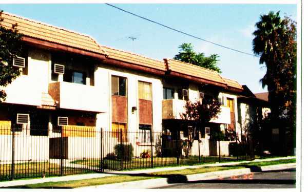 Building Photo - 15251 Sunburst St