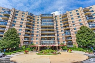 Building Photo - 8340 Greensboro Dr