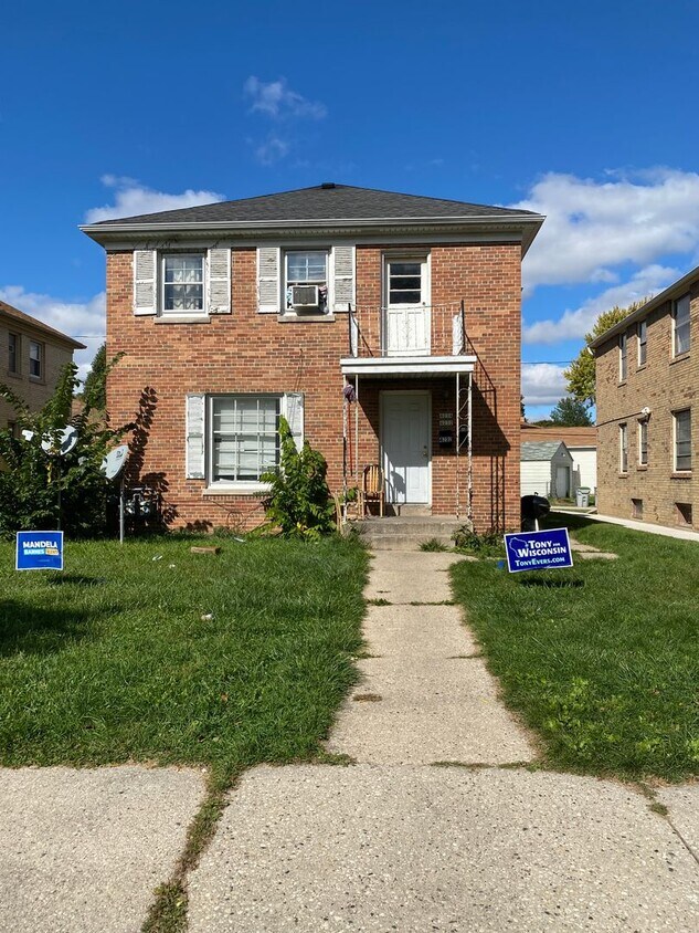 4232 W. Roosevelt Dr. Apartment for Rent in Milwaukee, WI