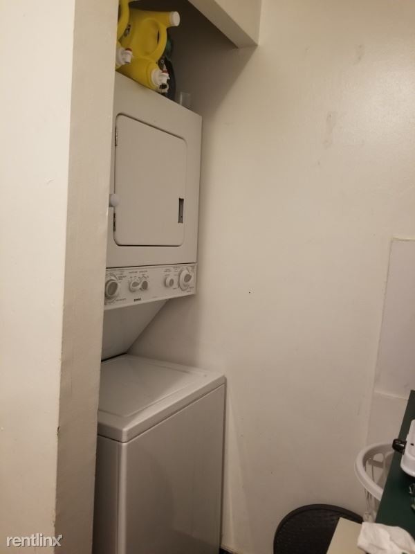 Building Photo - 1 br, 1 bath House - 152 av SW & 68 ST