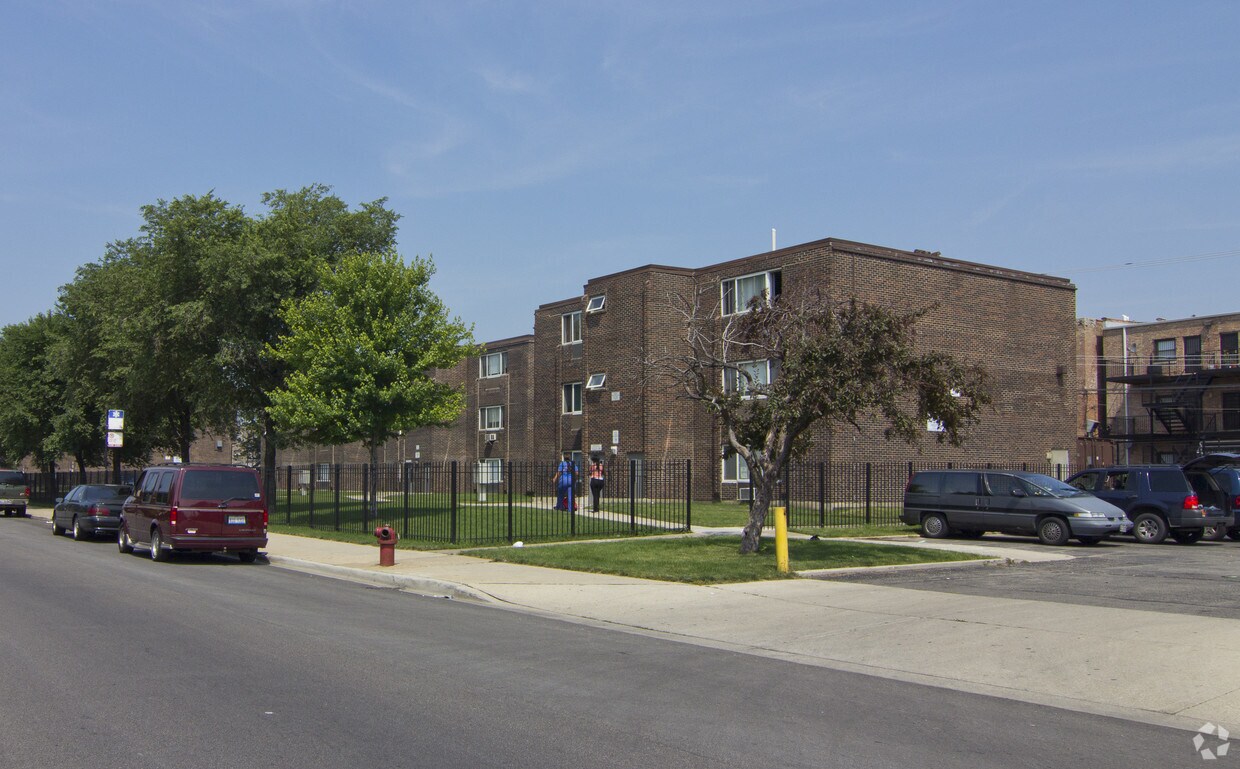 Fotografía del edificio - Martin Luther King JR PLZ (S-8 Affordable)