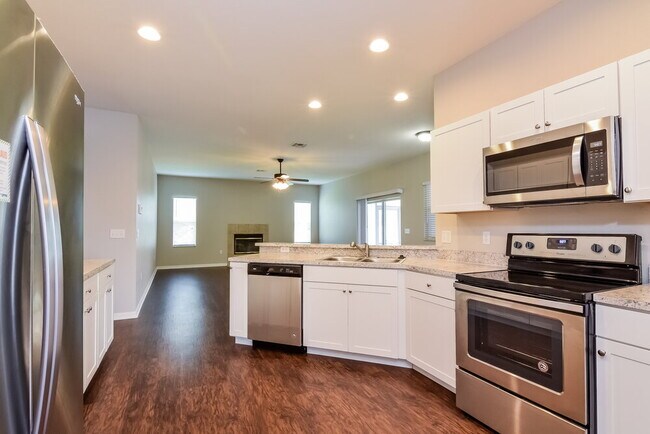 Foto del edificio - 3677 Sandhill Crane Dr