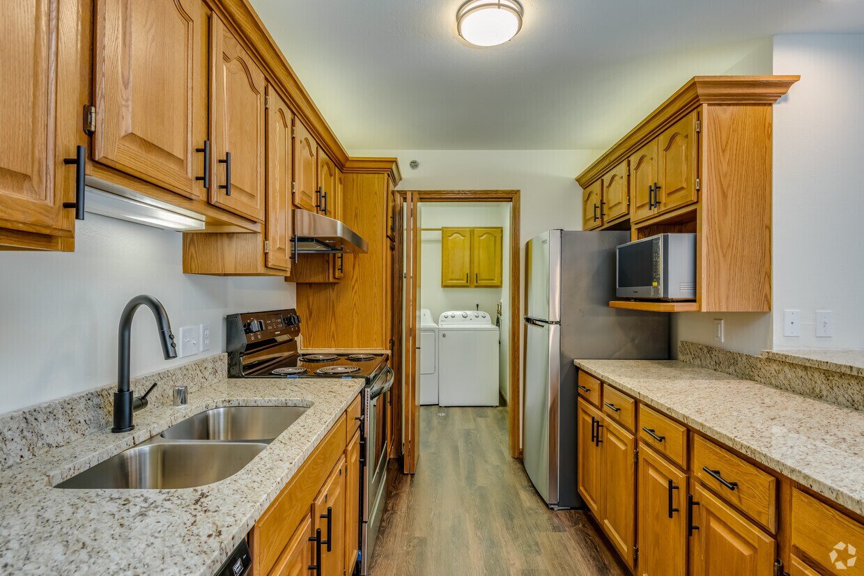 Foxcroft Apartments 12645 W Beloit Rd New Berlin, WI