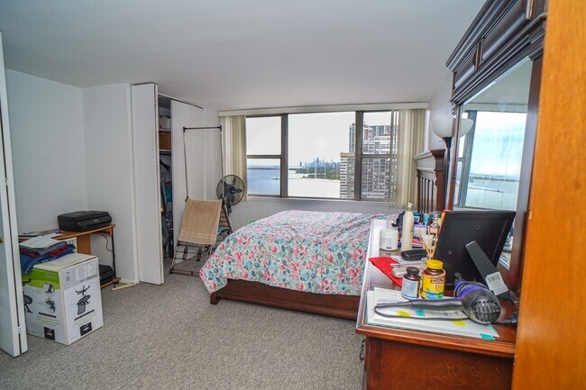Foto del edificio - 6301 N Sheridan Rd