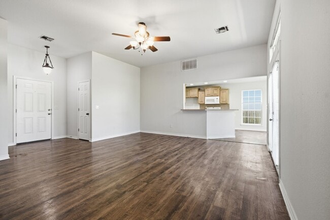 Building Photo - Claremore | 3 Bed | 2 Bath | Large Backyard