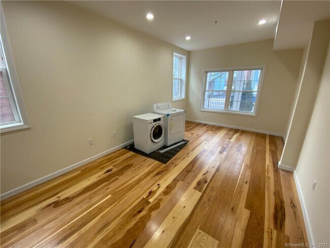 Foto del edificio - 59 Dixwell Ave