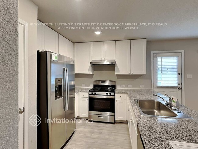 Building Photo - 7315 Avila Vis