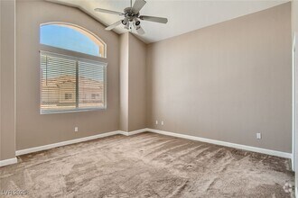 Building Photo - 7640 Rolling View Dr