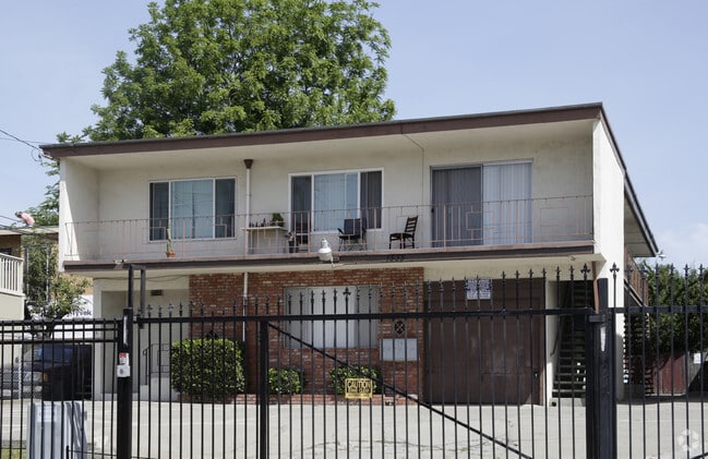 Building Photo - 1533 Harmon St