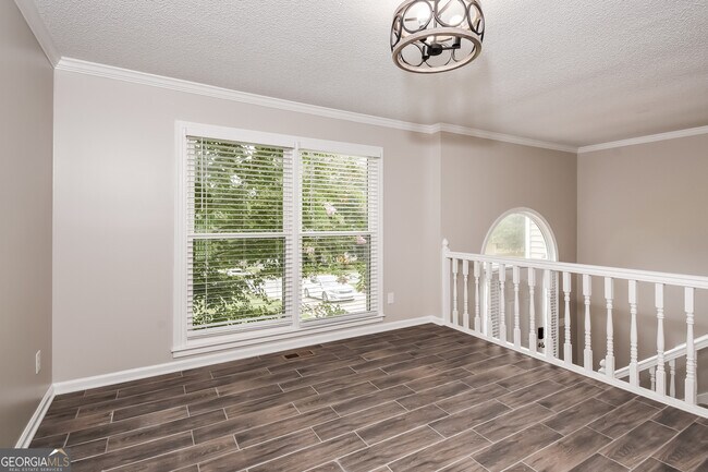 Building Photo - 17 Stonecreek Dr SW