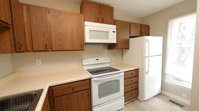 Building Photo - 20 Durbin Pl