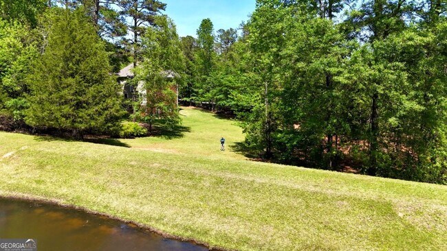 Foto del edificio - 219 Deerhill Dr