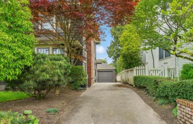 Building Photo - 4 bedroom in Seattle WA 98112