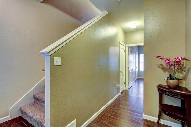 Building Photo - 3307 Speedway