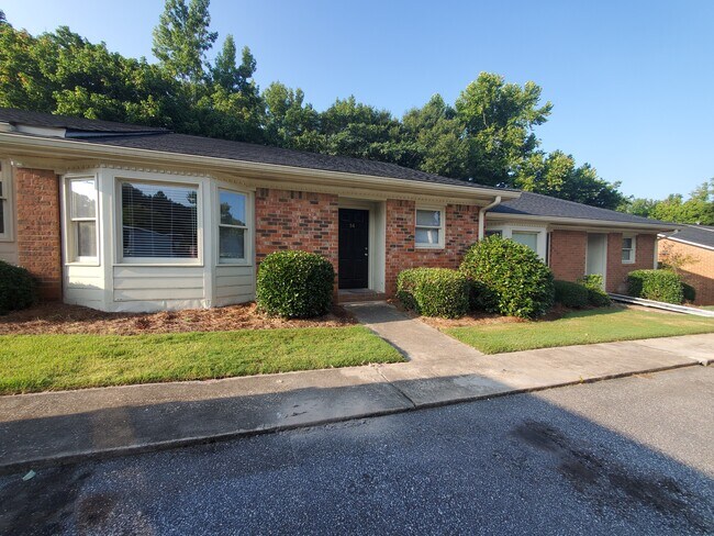 Building Photo - 595 Macon Hwy