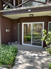 Building Photo - 350 Thunderbird Dr