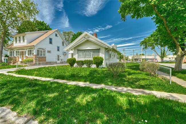 Building Photo - 4 Belford Dr