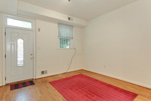 Foto del edificio - 1613 5th St NW