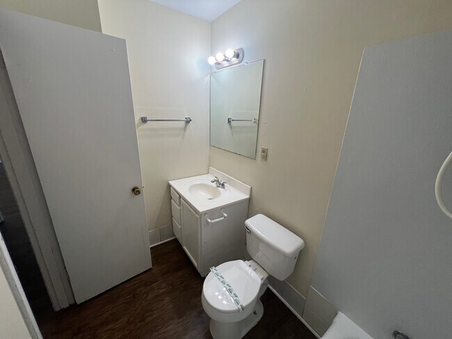 Foto del edificio - 109 Pound Dr