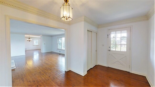 Building Photo - 207 E Martintown Rd