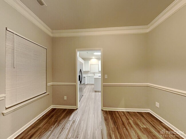 Foto del edificio - 1403 Peachcroft Rd