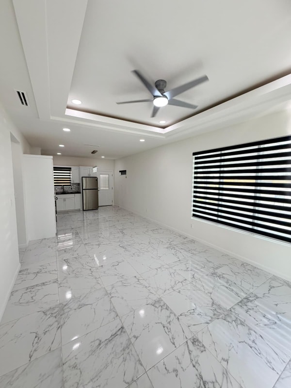 Foto del edificio - 2300 E San Andrea St