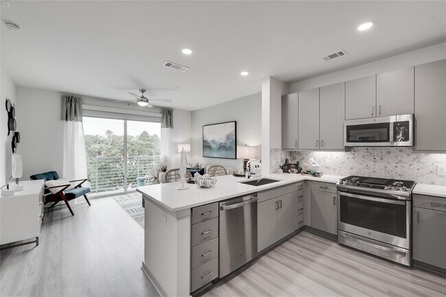 Foto del edificio - 3636 W Dallas St