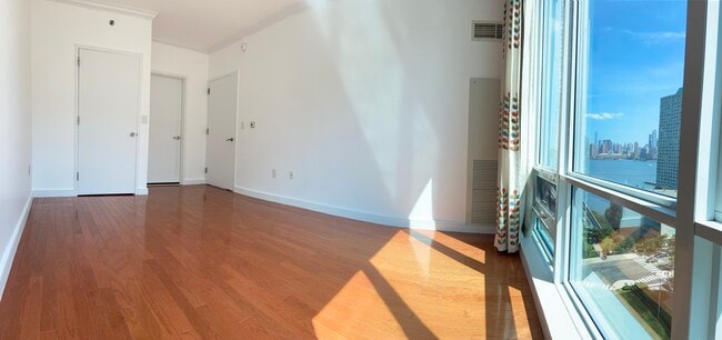 Master Bedroom - 20 Newport Pky