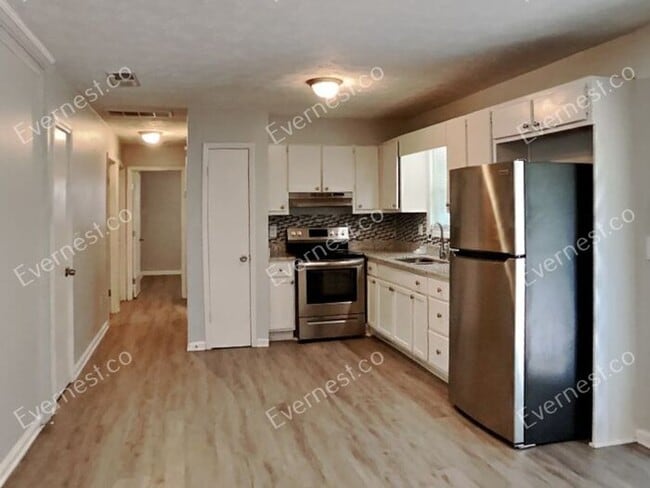 Building Photo - 239 Bellwood Ln
