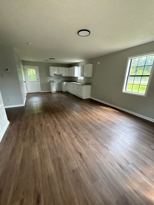 Building Photo - 108 N Bond Ave