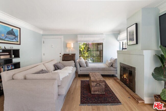 Foto del edificio - 1518 N Stanley Ave