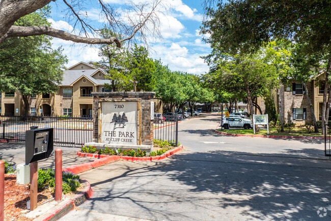 Building Photo - Park at Cliff Creek