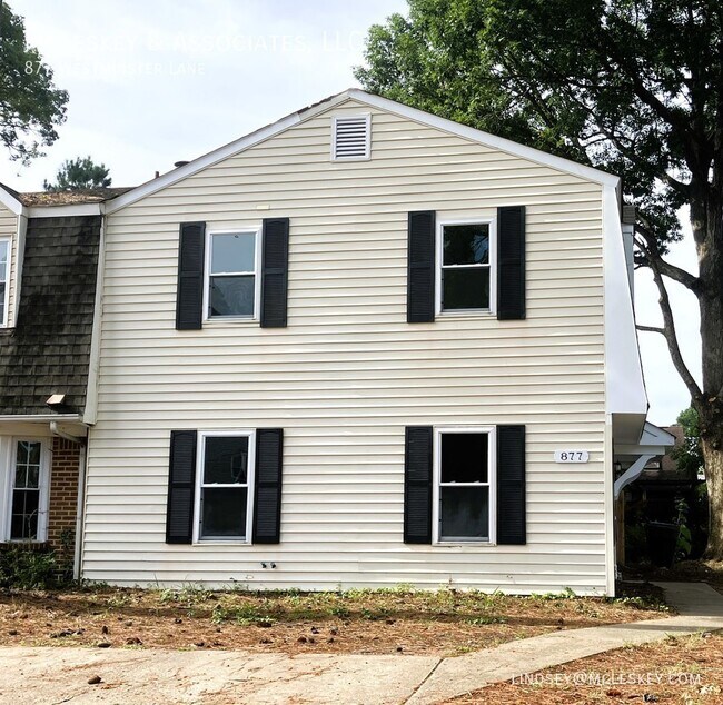 Building Photo - Washington Square Townhouses
