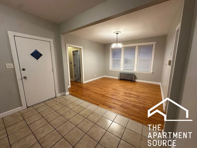 Foto del edificio - 6343 N Claremont Ave