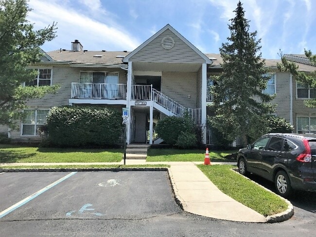 Building Photo - 29 Amberly Ct