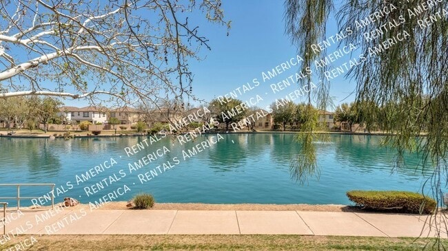 Building Photo - 15233 S Via Lago Del Encanto