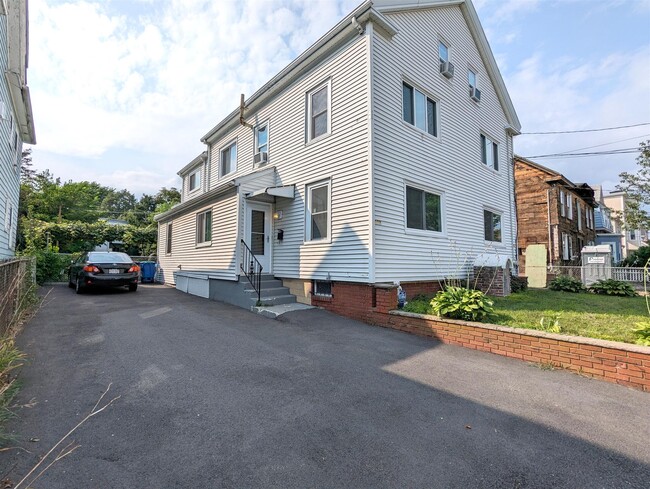 Foto del edificio - 322 Lowell St